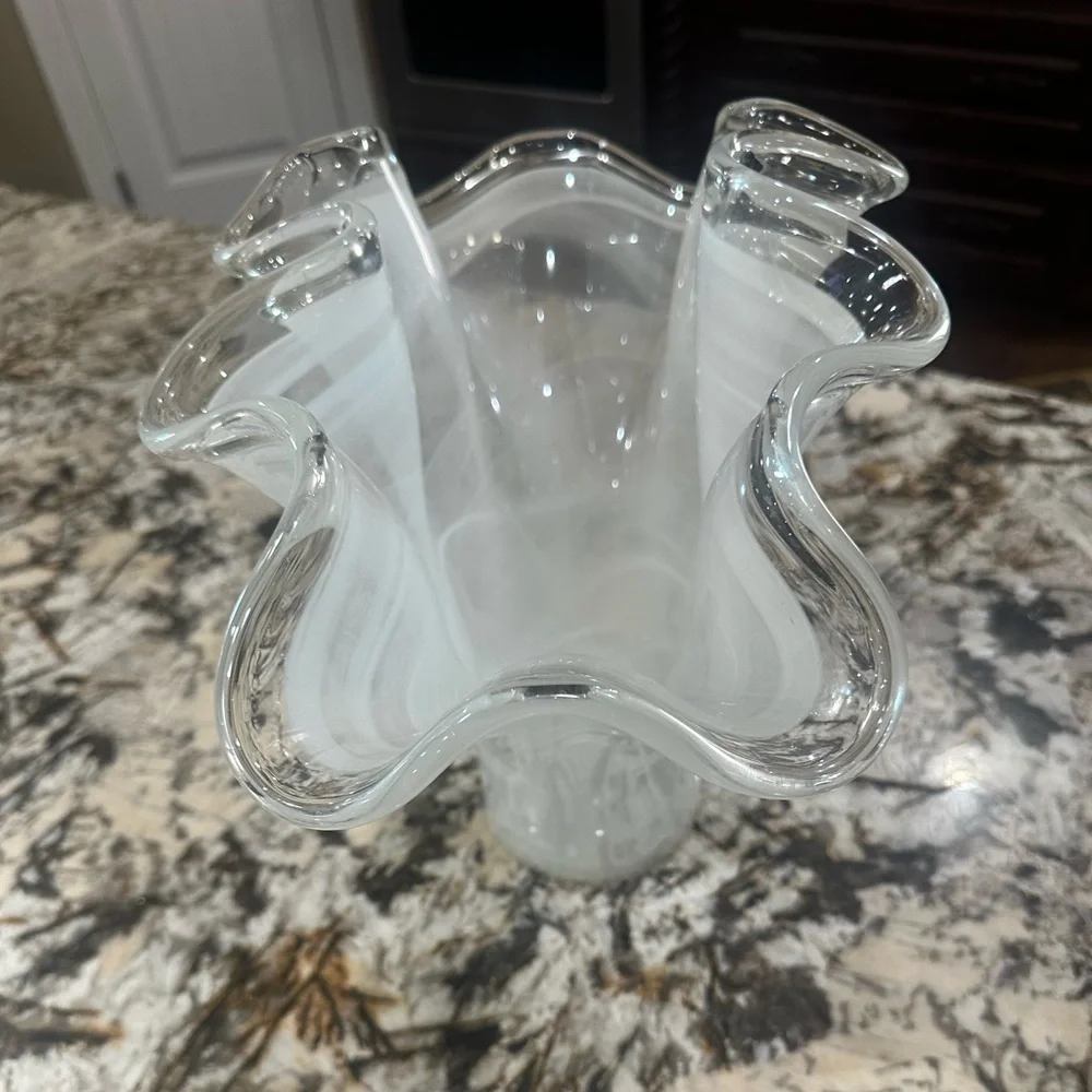 Tammoro Home Murano Art Glass Hand Blown Mid-Century Modern White Swirled Vase